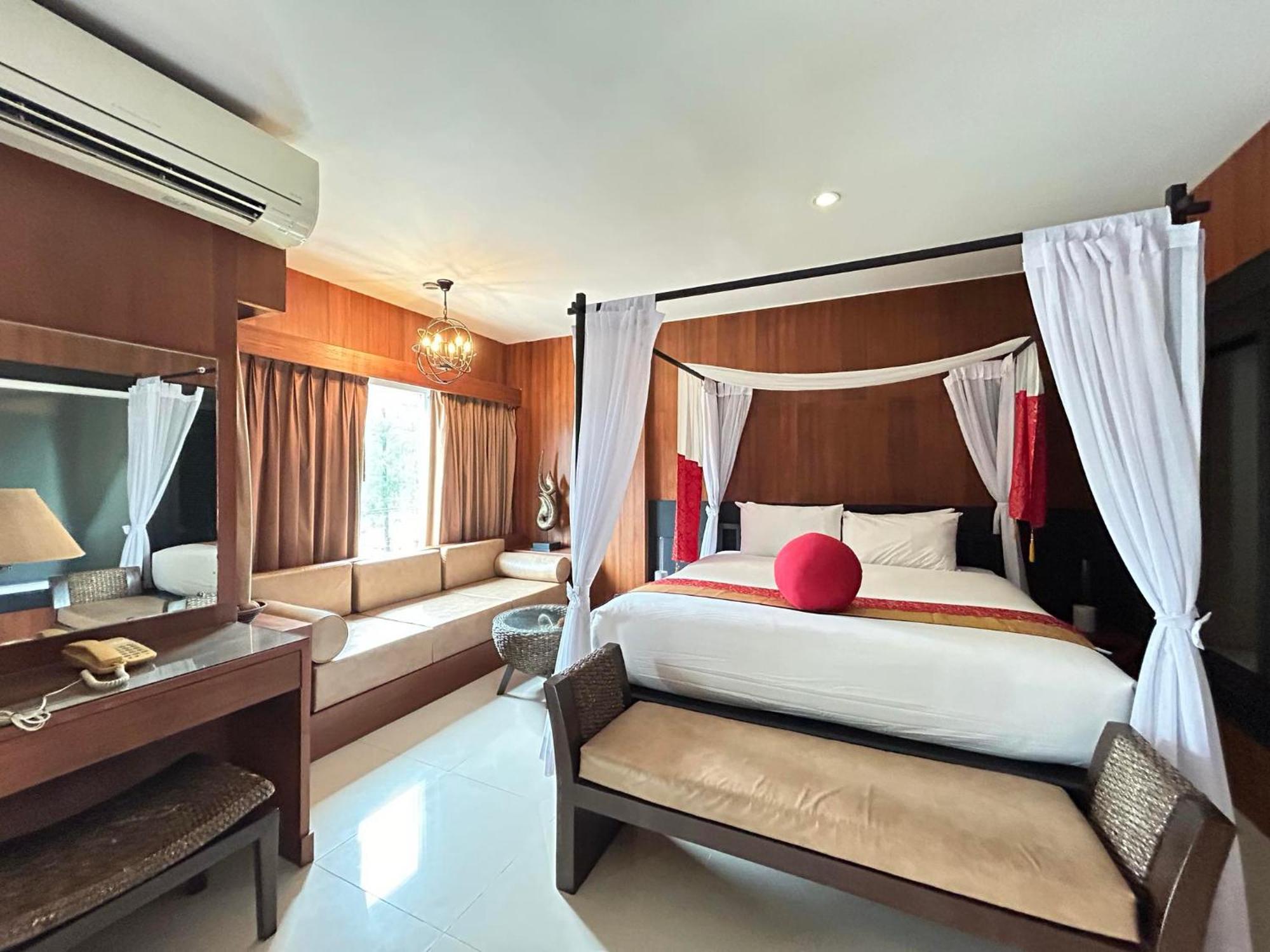 Benyada Lodge - Surin Beach Exterior photo